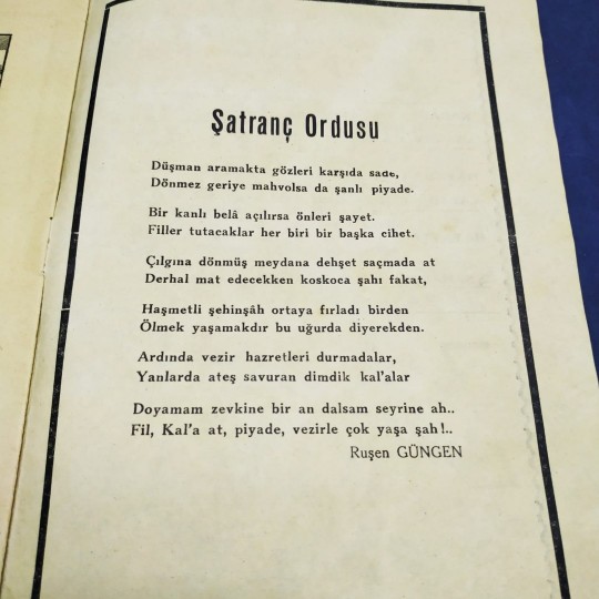 Türkiye Satranç mecmuası / 1946 - Sayı; 23 - Satranç ordusu şiiri 