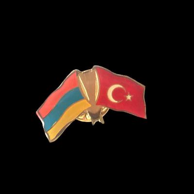 Türkiye ve  Ermenistan bayraklı rozet 