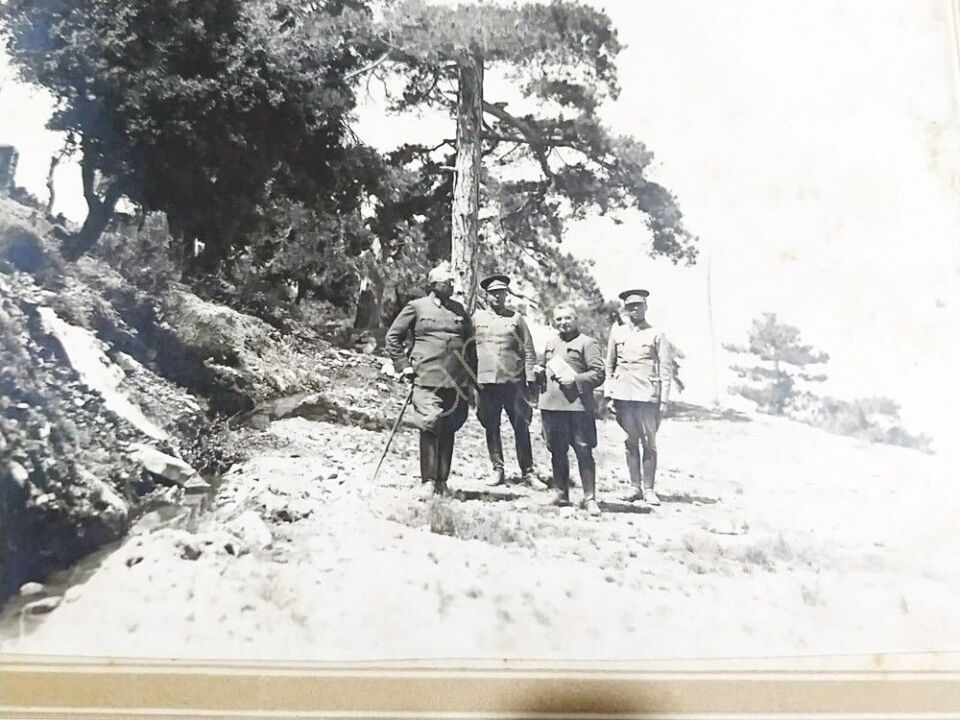 Subaylar arazide * Fotoğraf
