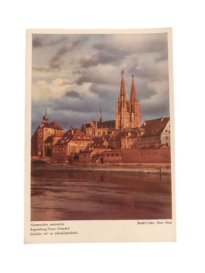 Almanyadan manzaralar  Regensburg/Tuna: Katedral  (Kuleler 107 m yüksekliğindedir - Kurutma kağıdı
