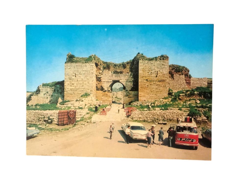 Sen Jean kapısı EFES - 1970'li yıllara ait kartpostal / Arkası yazısız