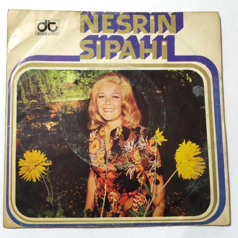 Yaşamıyorum Sanki - Taş Değil Yüreğim  /  Nesrin Sipahi - 45'lik PLAK