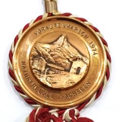 Voralpenmasch 1974 Naturfreunde Sachseln / Duvar süsü