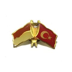 Türkiye ve  turuncu beyaz bayraklı rozet