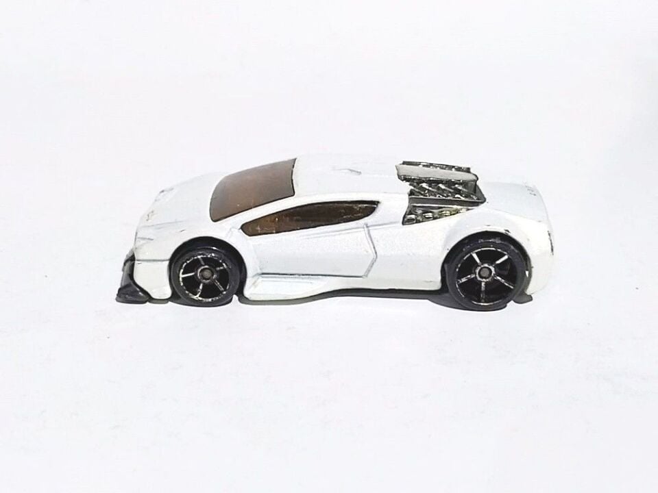 Hot Wheels ZOTIC Mattel 2002 - Oyuncak araba