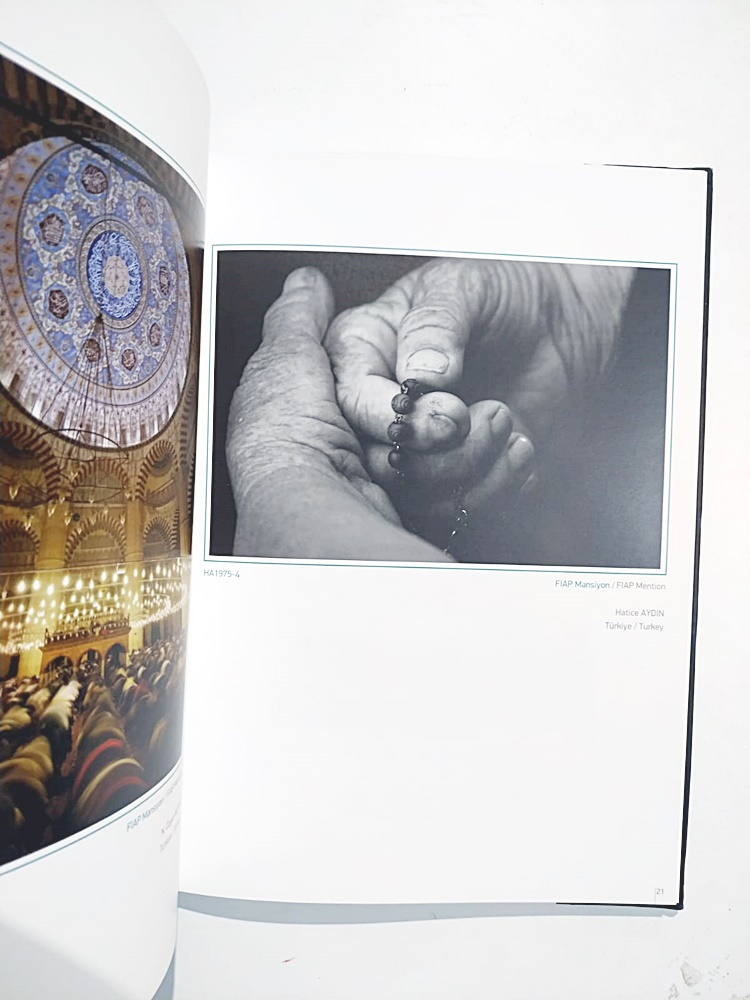 7. Uluslararası Fotoğraf Yarışması - Dünya İnançları - Kapılar - Kitap