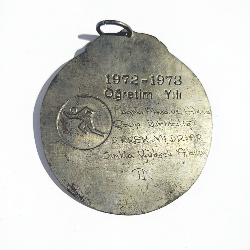 1972-73 Sırıkla Yüksek Atlama - Madalya