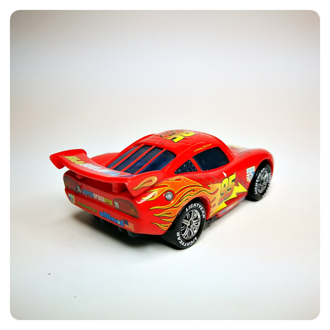 (L)  Arabalar - Disney Pixar Cars / Oyuncak Figür