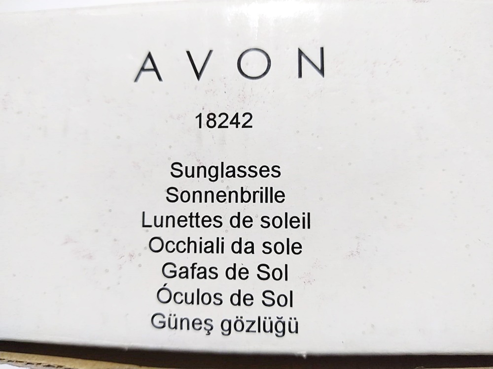 Avon Güneş Gözlüğü / Kutusunda. kullanılmamış