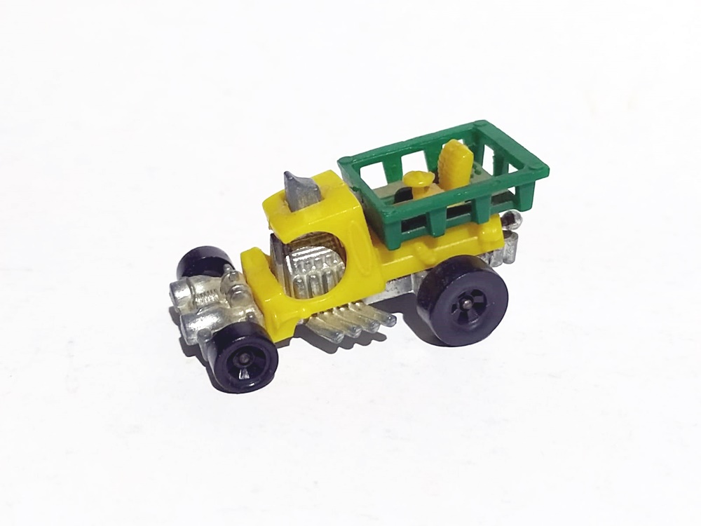 Mattel - Oyuncak araba / 4.5x2 cm.
