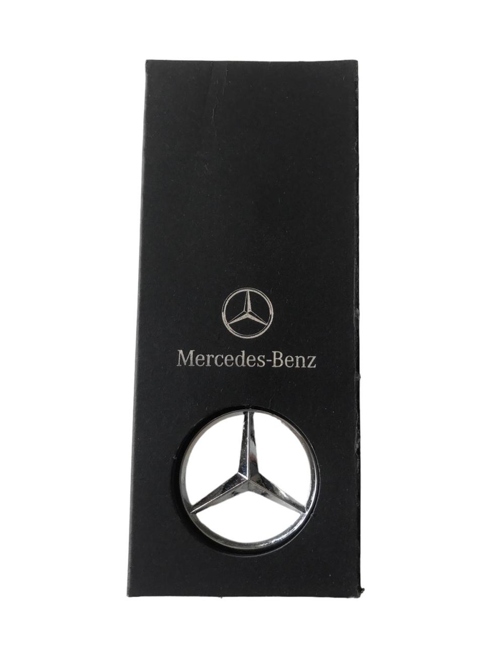 Mercedes Benz - Kutulu  Anahtarlık