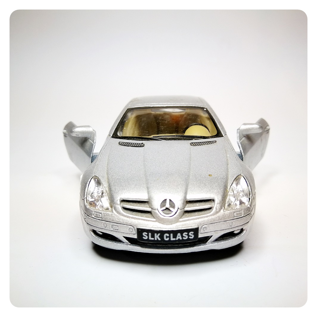 Mercedes-Benz SLK Class 1:32 / Oyuncak Figür