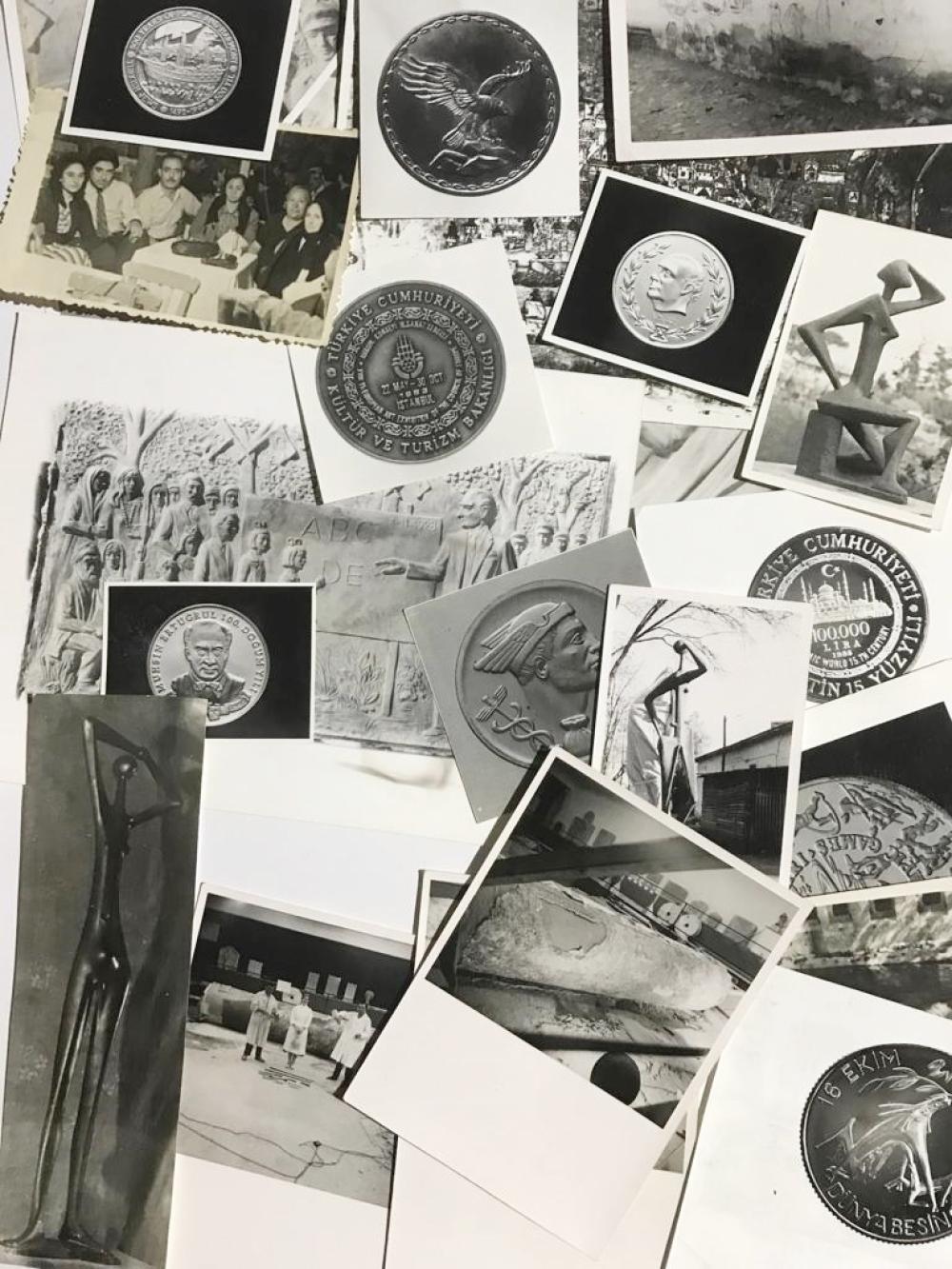 Sanatçı Hakkı Baha ÇAVUŞGİL'in arşivinden çalışmalarına ait, 48 adet fotoğraf