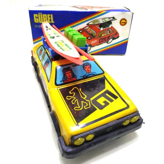 A12 sarı GOLF - Sörflü araba / Gürel Oyuncakları Eski Teneke Oyuncak