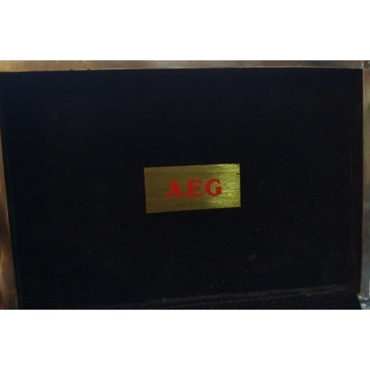 AEG / Metal kapaklı kutu