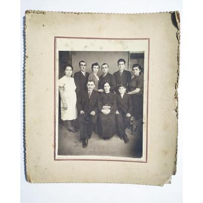 1940-50'li yıllar, paspartulu 24x34 - Ermeni aile / Fotoğraf