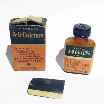 A+D Calcium Tablet / İbrahim Etem Ulagay  - Eski İlaç şişeleri