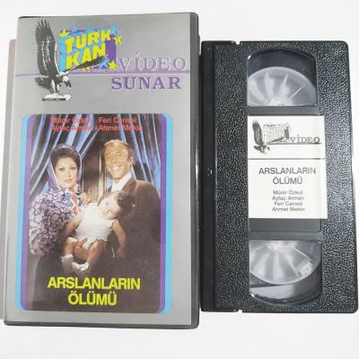 Arslanların ölümü - Münir ÖZKUL, Aytaç ERMAN, Feri CANSEL / VHS kaset