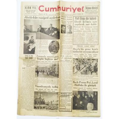 Atatürk'ün vasiyeti açıklanırken - 30 ikinciteşrin 1938 Cumhuriyet Gazetesi