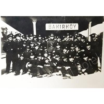 Bakırköy Tren İstasyonunda askerler / SİZDEN GELENLER:Mehmet YORULMAZ arşivi.