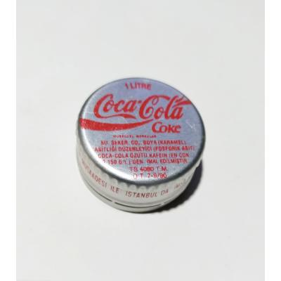 Coca Cola litrelik - Kullanılmamış kapak (Şişeye kapatılmamıştır.)