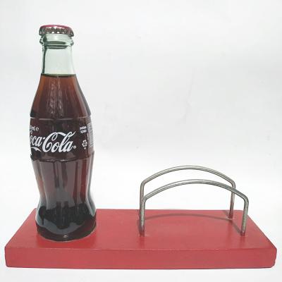 Orjinal Coca Cola şişeli, ahşap kırmızı peçetelik
