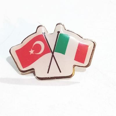Türkiye İtalya bayraklı rozet