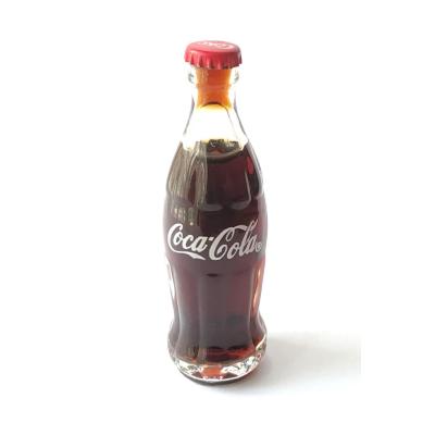 Coca Cola, minyatür içi dolu cam şişe - 7.5 cm
